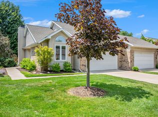 2231 Meadowglen Dr NE #26, Grand Rapids, MI 49505