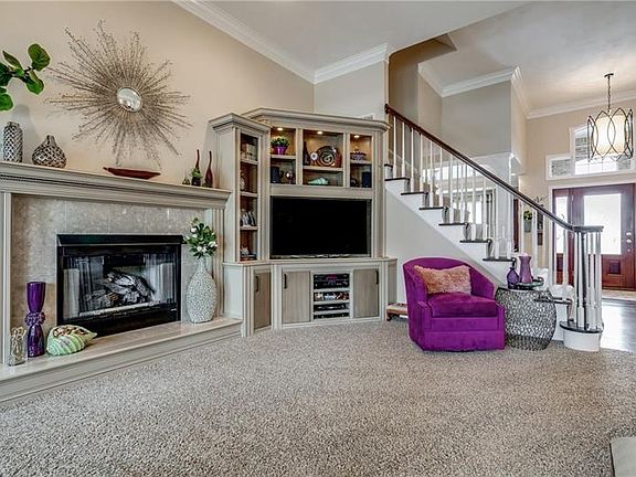 4th image of 6 Ben Franklin Dr