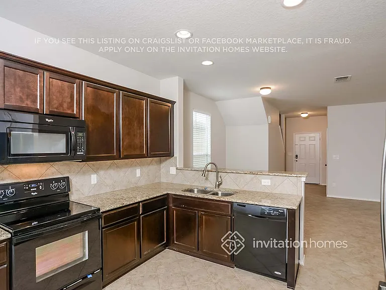 467 Walnut Crst — Photo 4