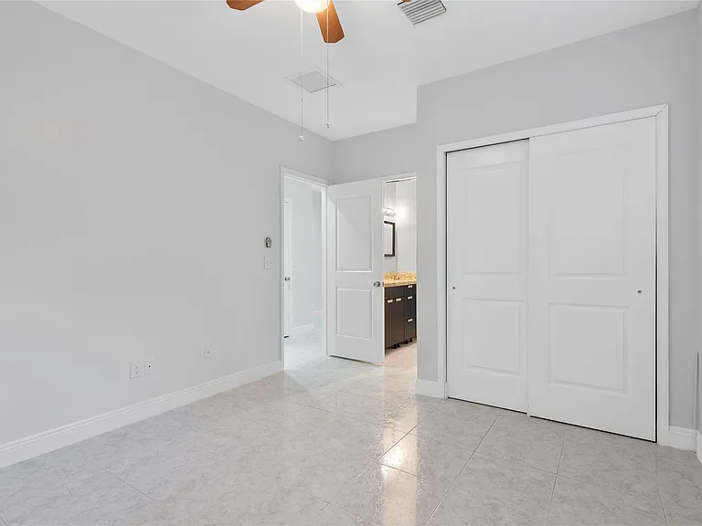 316 SW 16th St #B — Photo 22