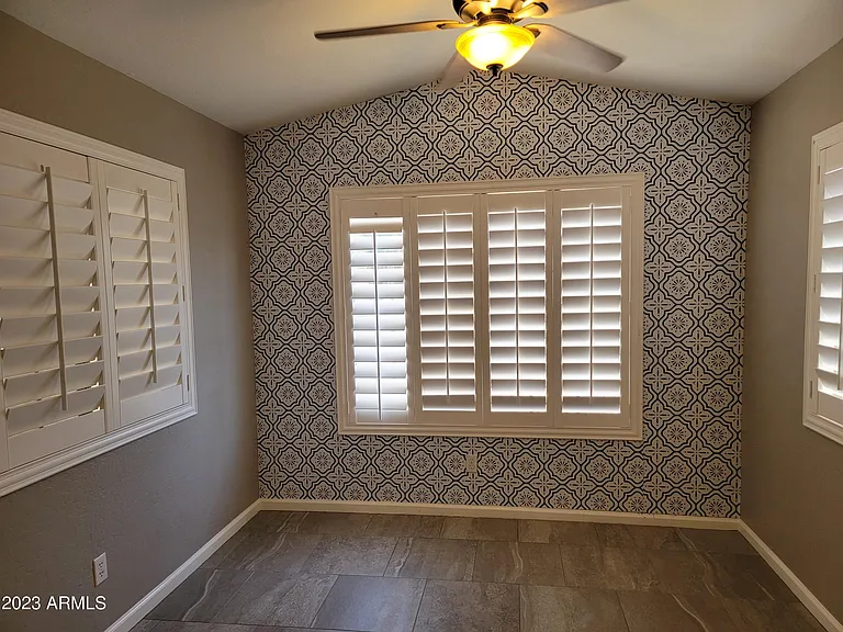758 W Oxford Ln — Photo 5