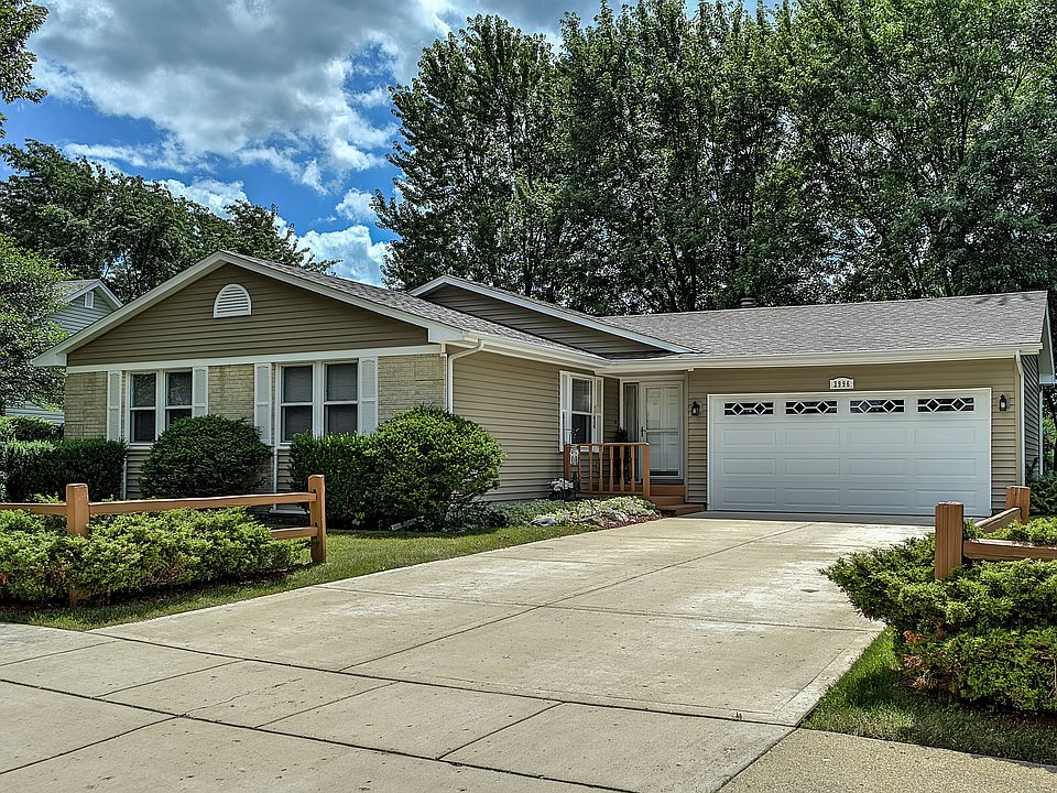 1st image of 3996 N Parkside Dr