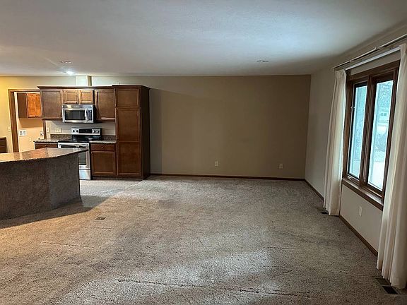 5th image of 424 Union Ave