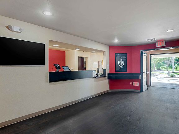 Lobby and Guest Check-in