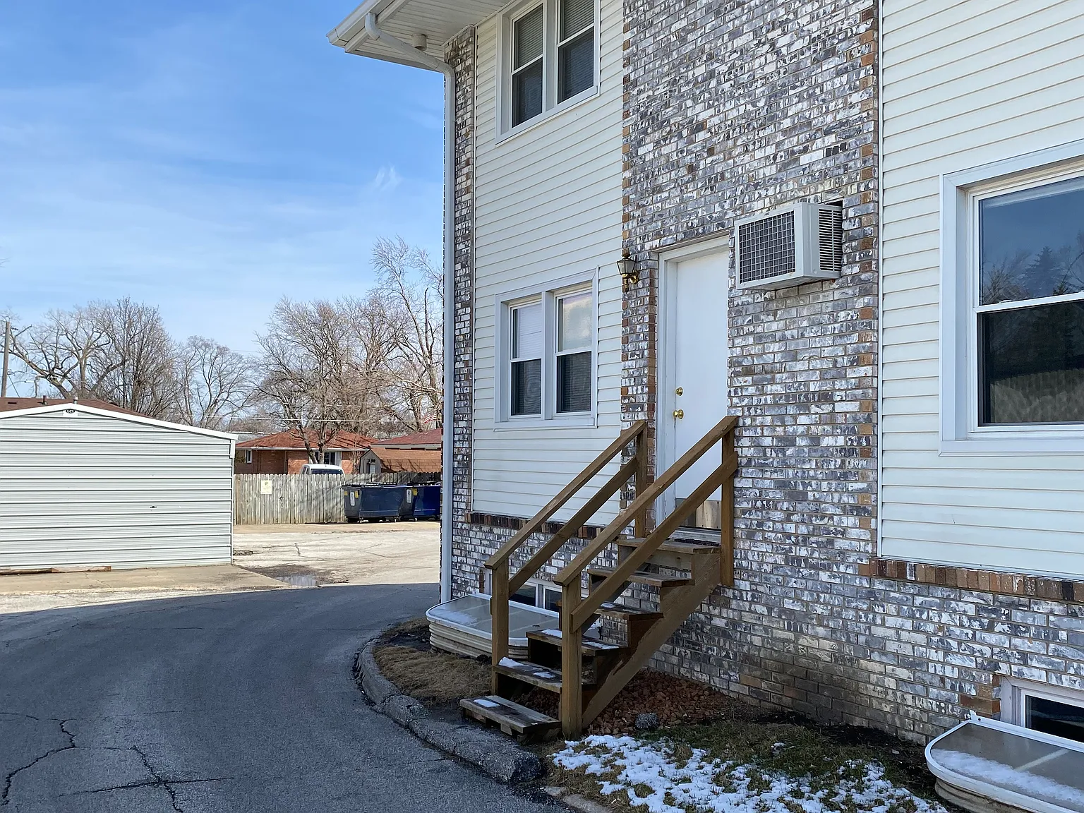 2 bed, 800 sqft, $985 — Photo 1
