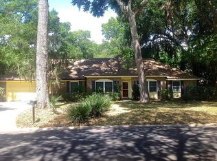 1842 Twelve Oaks Ln E, Neptune Beach, FL 32266