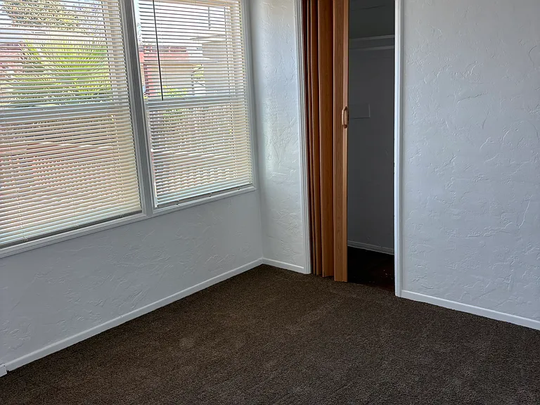 817 Delaware St — Photo 8