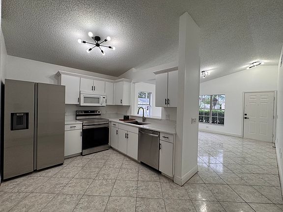 4th image of 11036 Einbender Rd