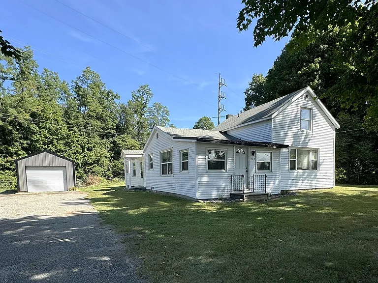 904 E Elkhart St — Photo 1