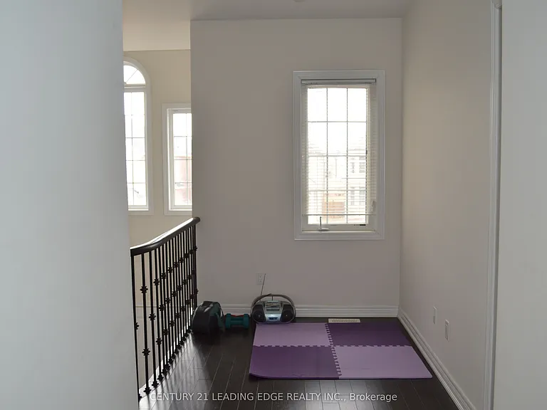 23 Boland Ct #2 BDRMS UPPER LEVE — Photo 5