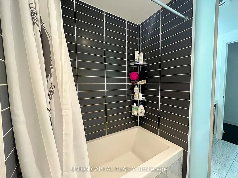 33 Charles St E #2807 — Photo 10
