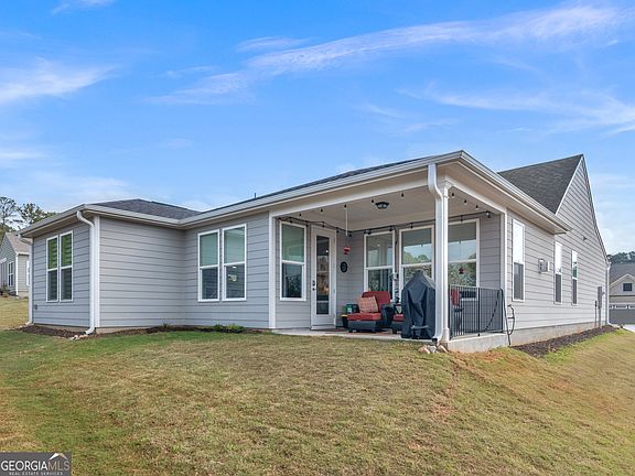 5th image of 1004 Dirr Dr