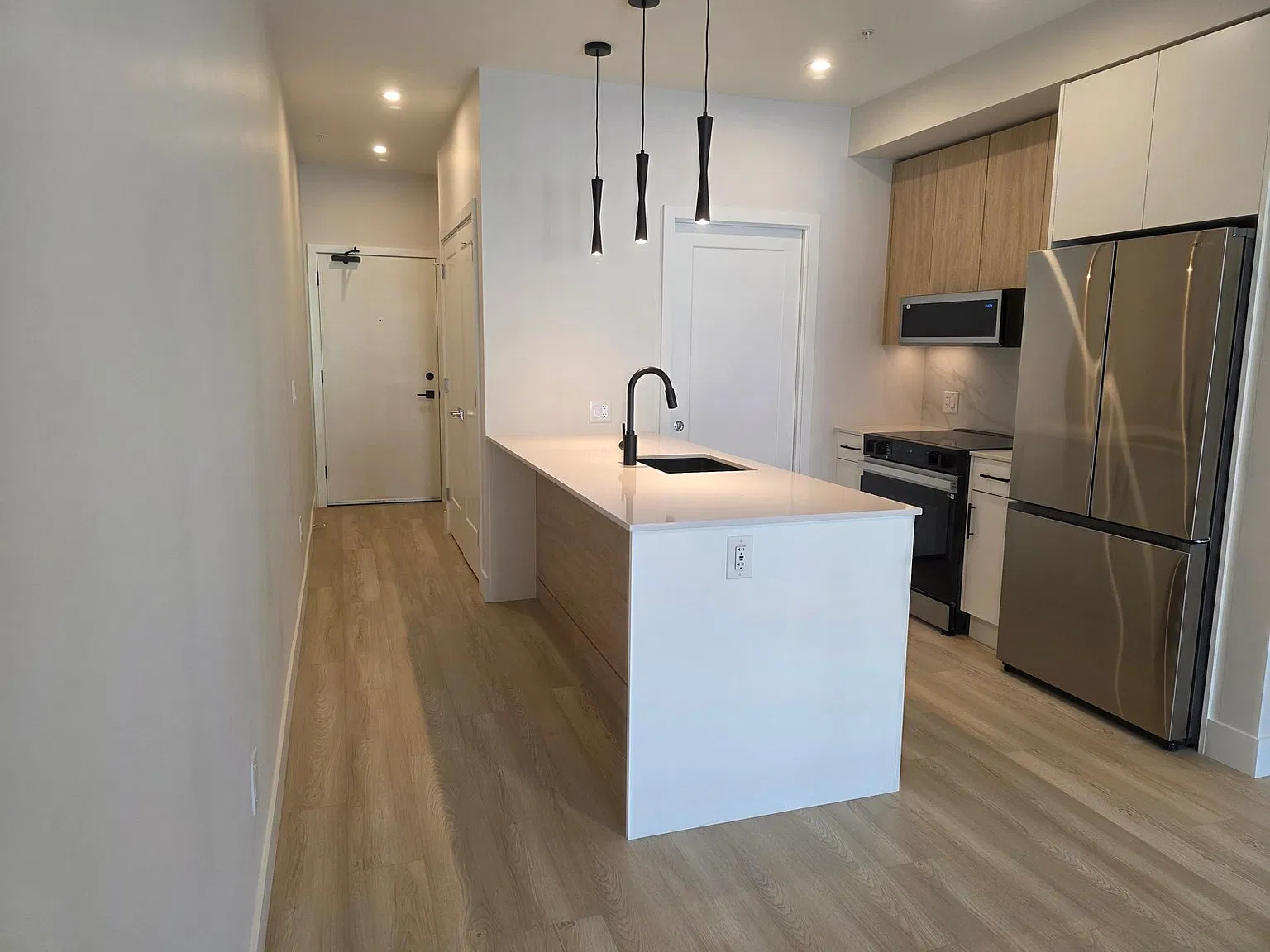 34395 Gladys Ave — Photo 1