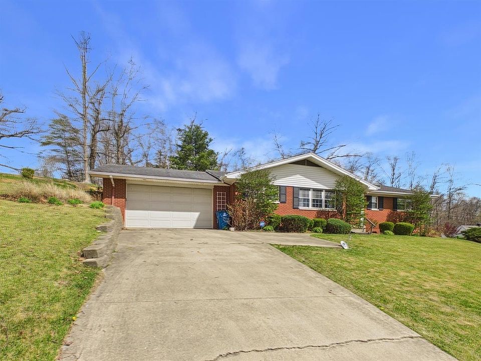 1st image of 415 Redbud Dr
