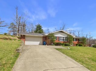 415 Redbud Dr, Ashland, KY 41102