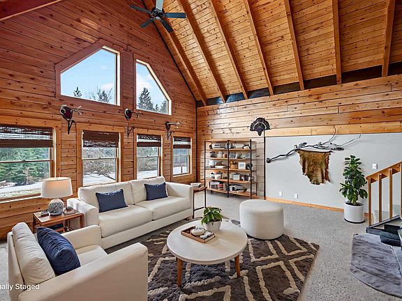 4th image of 1371 Willms Rd