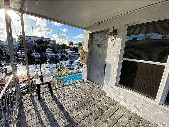 3rd image of 15 Isle Of Venice Dr #7