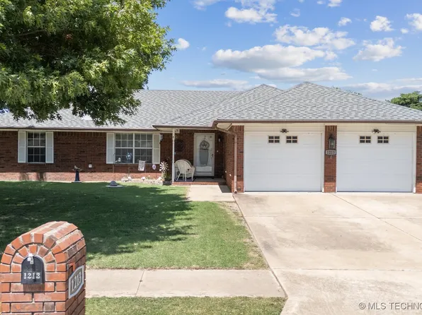 1213 SE 18th St, Pryor, OK 74361