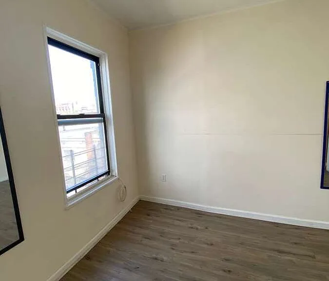 16 Saratoga Ave — Photo 3