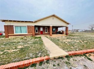 1606 E Broadway St, Hollis, OK 73550
