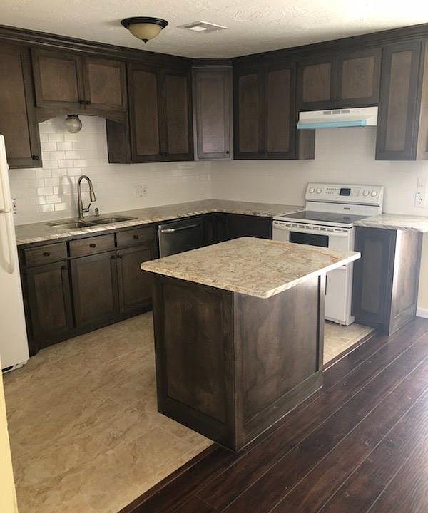 1st image of 1901 Oakhollow Dr