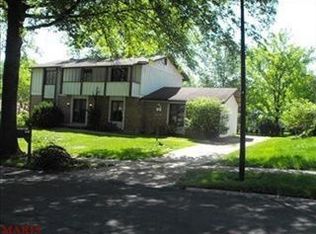 813 Rotherham Dr, Ballwin, MO 63011