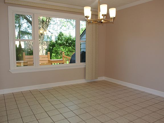 4th image of 306 S Elmwood Ave