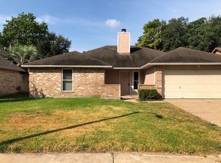 15706 Castorglen Dr, Webster, TX 77598
