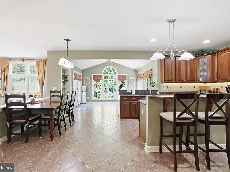 5767 Bush Hill Dr — Photo 19