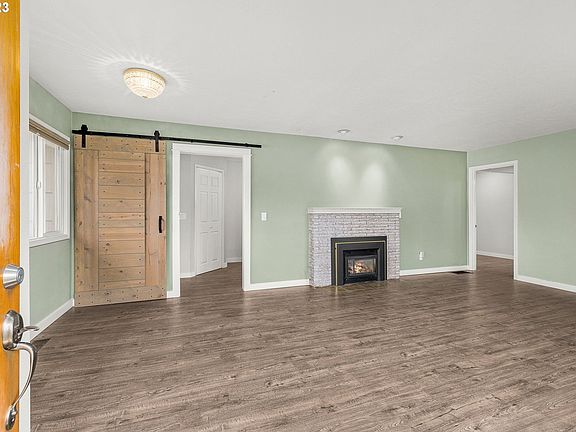 5th image of 8806 SE 40th Ave