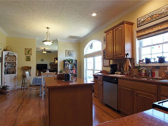3rd image of 170 Sanctuary Ln
