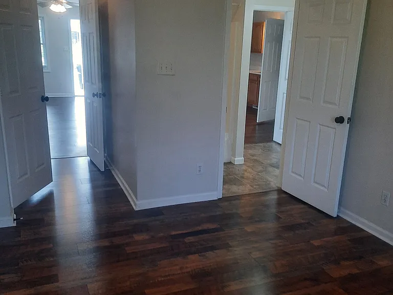 708 W Adams St — Photo 10