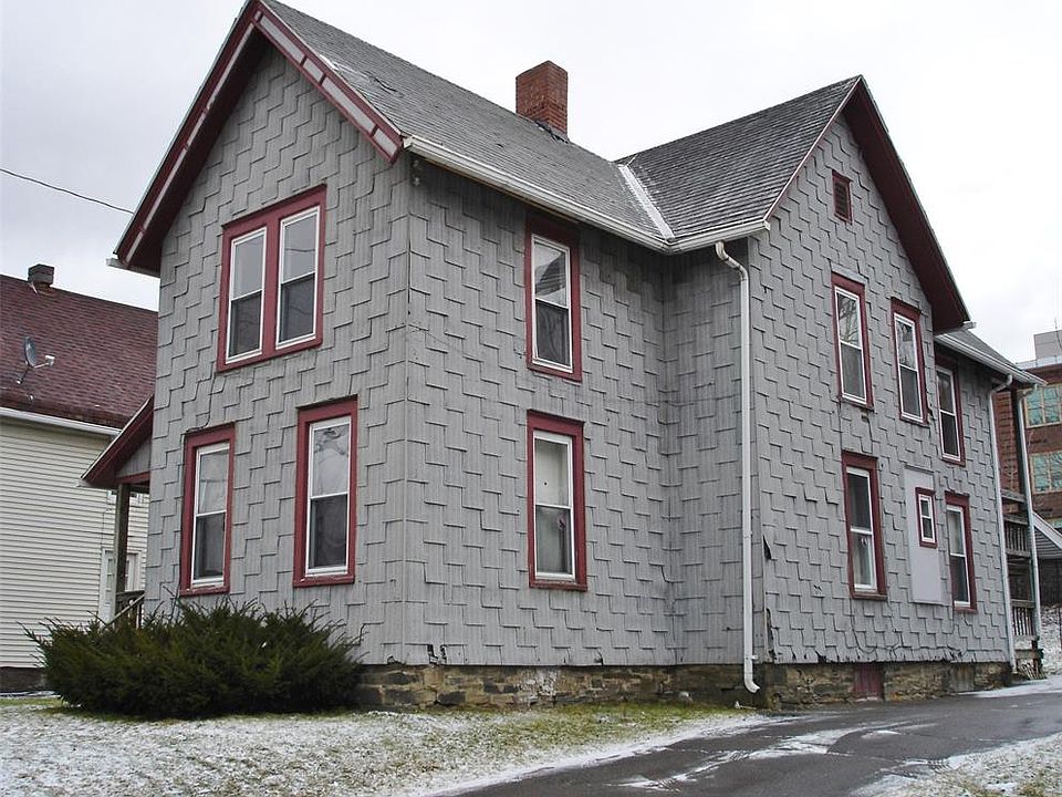 2nd image of 256 Conklin Ave