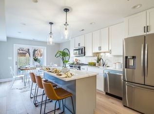 916 15th St SE, Washington, DC 20003