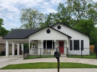 112 W 10th St, Bonham, TX 75418