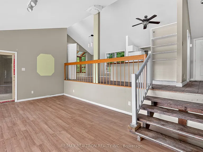 110 Glenwoods Ave — Photo 14