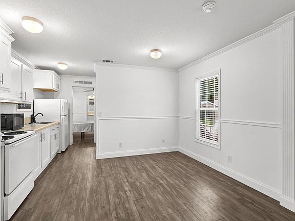 5th image of 46 Shamrock Circle