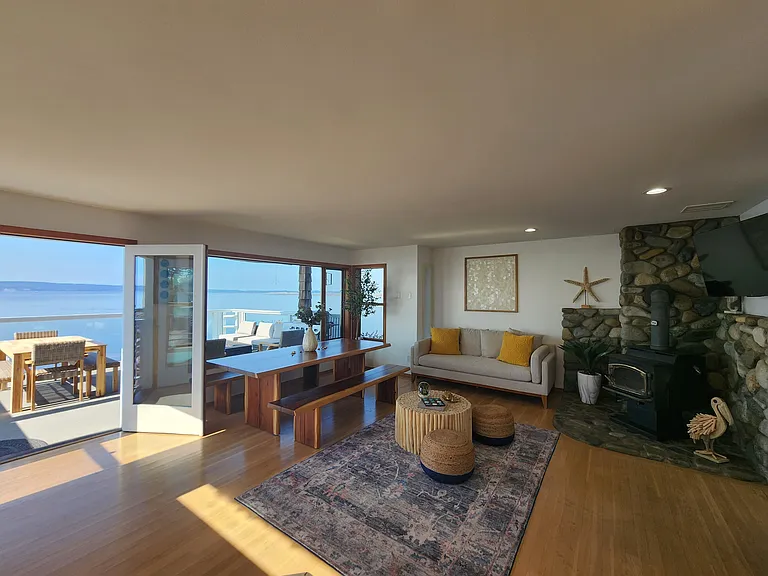 19118 Soundview Dr NW — Photo 39