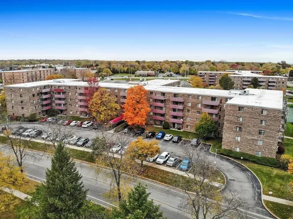 1463 Mercury Dr, Schaumburg, IL