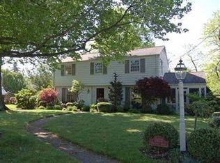 2425 Berkshire Dr, Pittsburgh, PA