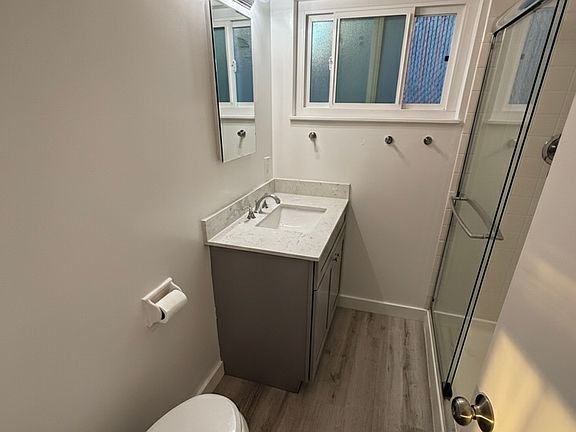 5th image of 1027 E De La Guerra St APT A