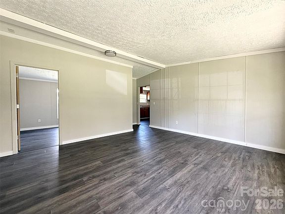 5th image of 129 Reed St