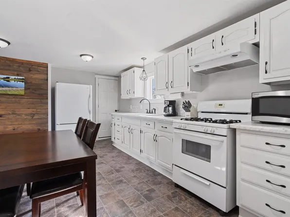 301 Cedar St, La Porte City, IA 50651