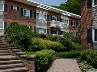 425 Main St APT A, Northport, NY 11768