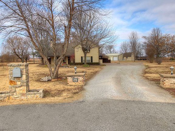 2nd image of 11809 Stonehedge Dr