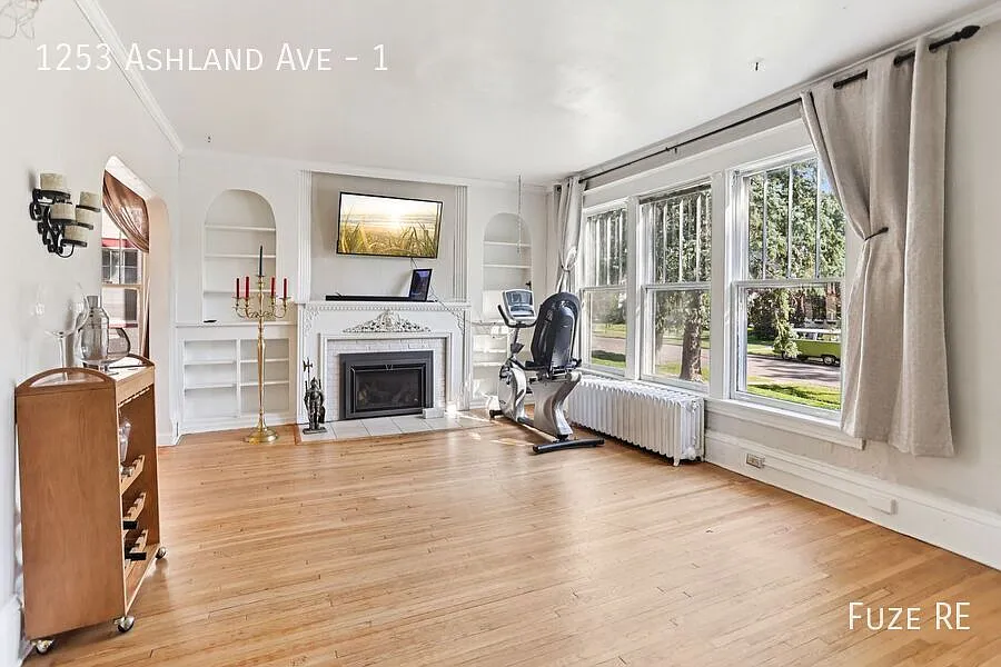 Charming 2 Bedroom in Desirable St. Paul Neighborhood - Available Now! — Photo 4