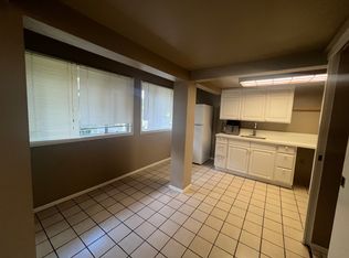2738 Hipawai Pl #B, Honolulu, HI 96822
