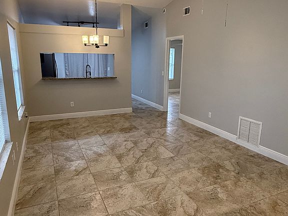 living room/dinning room
