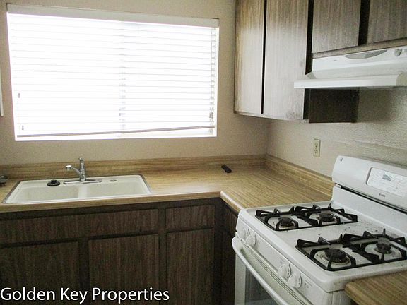 3rd image of 4773 Westridge Dr