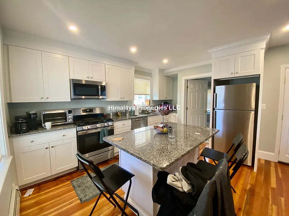 93 Winthrop St #S1